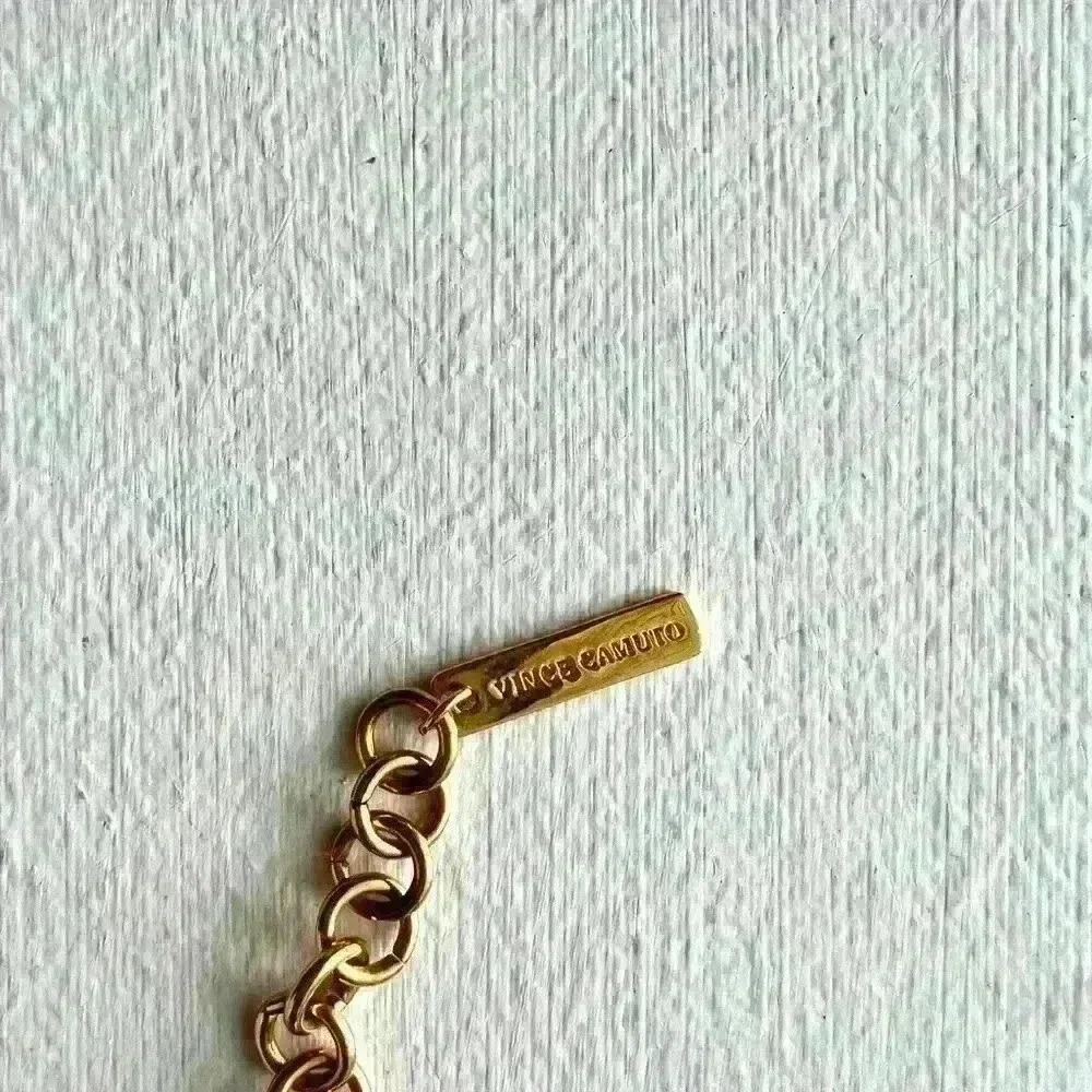 Vince Camuto gold necklace - Picture 4 of 8